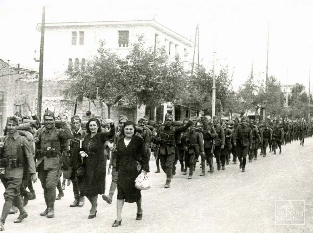 12_Greeks_marching_to_War-2