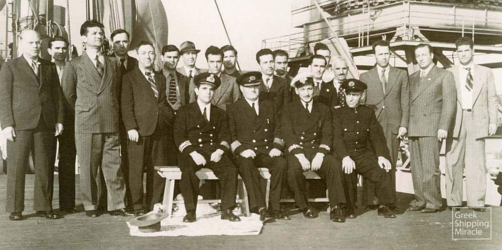 15. Αναμνηστική φωτογραφία του πληρώματος του Liberty ELEFTHERIA πριν τον απόπλου.