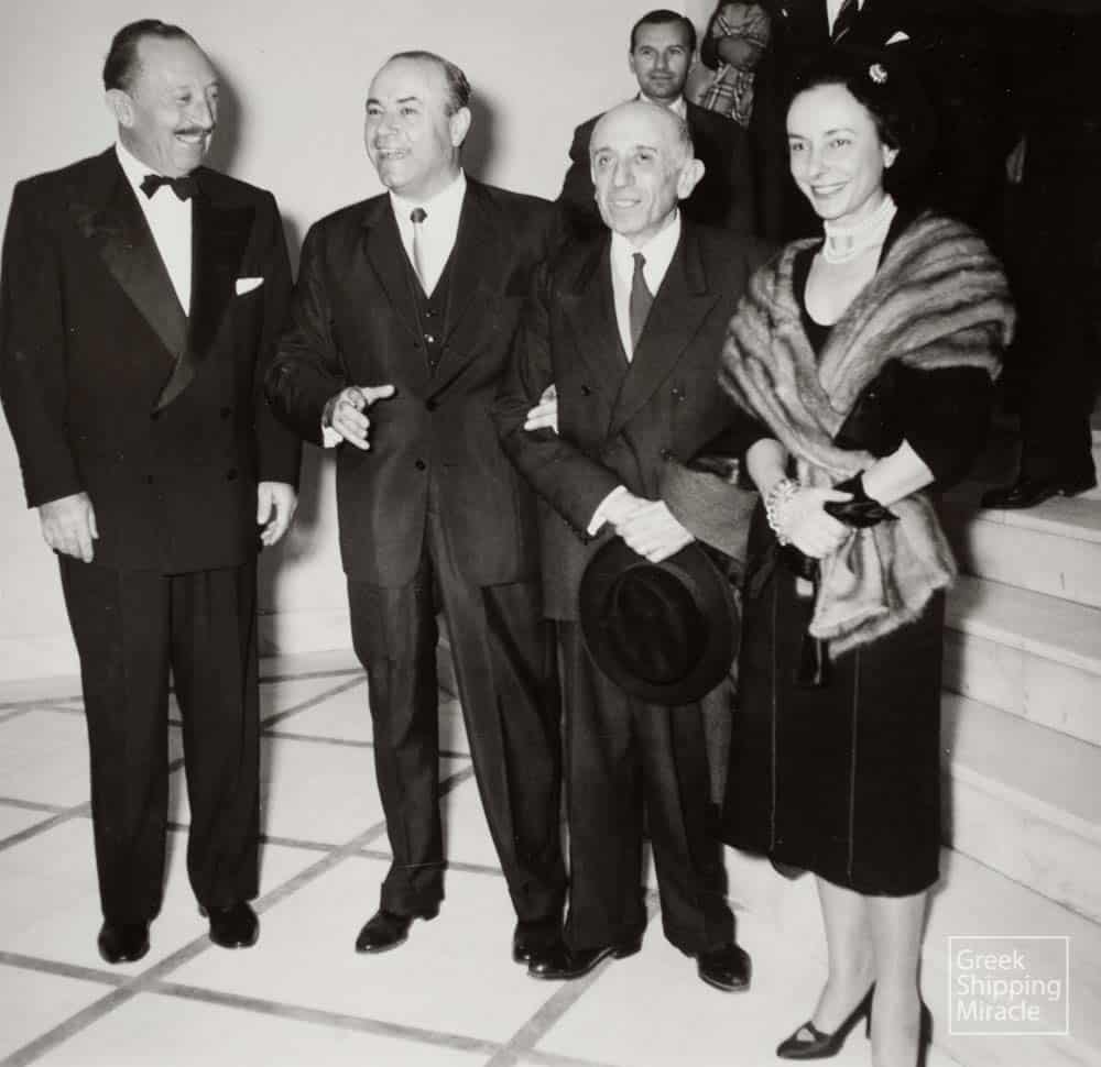 16_EGKAINIA_EMPORIKIS_1954