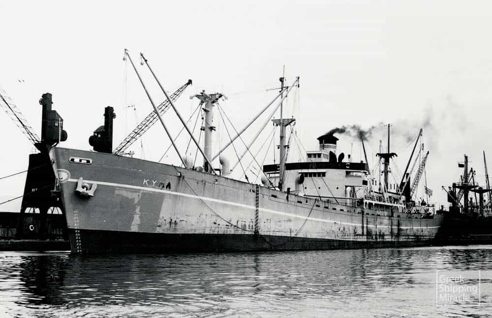 31. Το πλοίο KYMA του Νικόλαου Λιβανού, ένα από τα 100 Liberty που αποκτήθηκαν μαζικά το 1946-1947 και τέθηκαν υπό ελληνική σημαία.