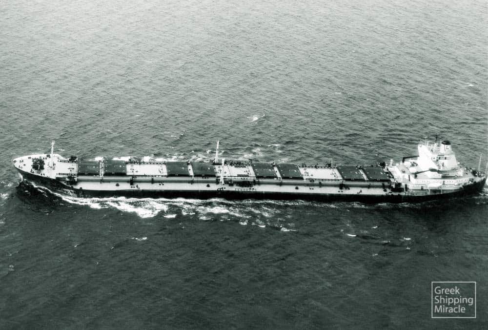 28. Το 1967 κατασκευής PLATONIC, ένα από τα πολλά ore oil carriers που ναυπηγήθηκαν στην Ιαπωνία για λογαριασμό του ομίλου Κώστα Μ. Λεμού.