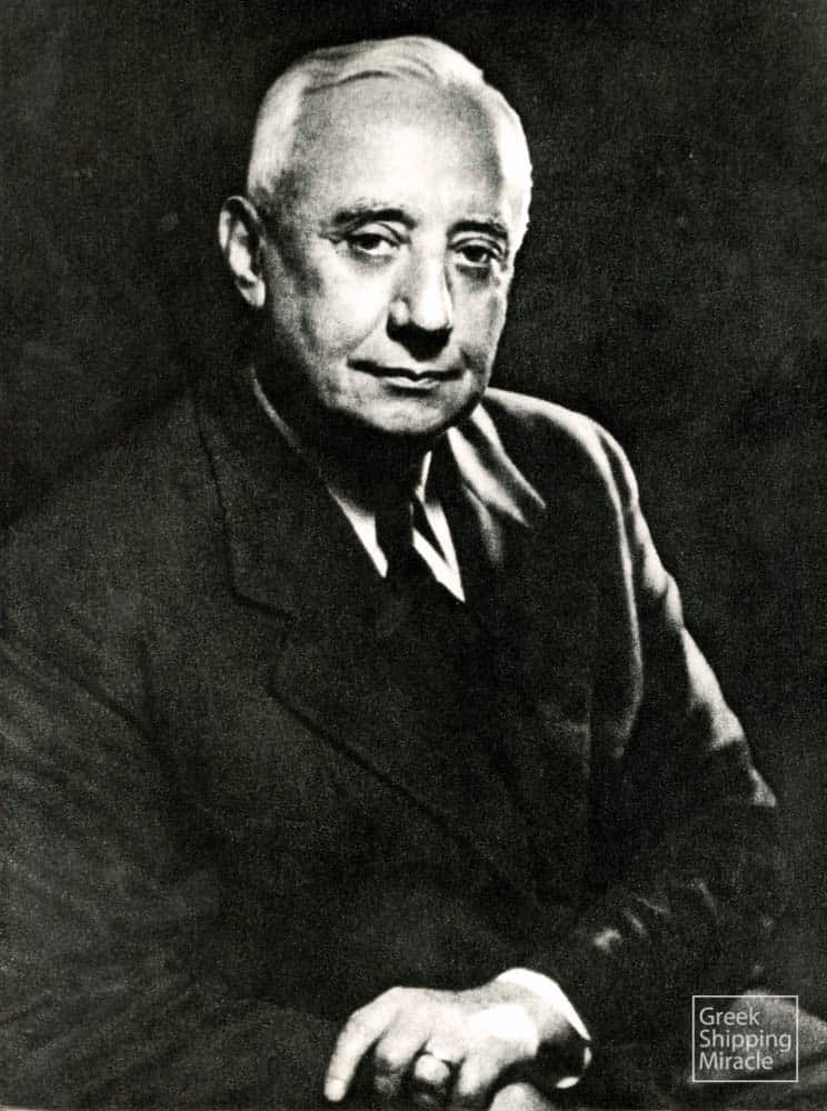 2. Ο Κυριάκος Βαρβαρέσος (1884-1957), υπουργός Οικονομικών της απόδημης κυβέρνησης στο Κάιρο.