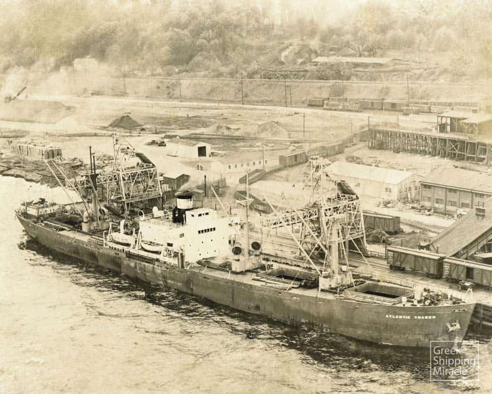 35. Το Liberty ATLANTIC TRADER, αγοράστηκε από τον όμιλο του Σταύρου Λιβανού το 1946 και τέθηκε υπό σημαία Παναμά.