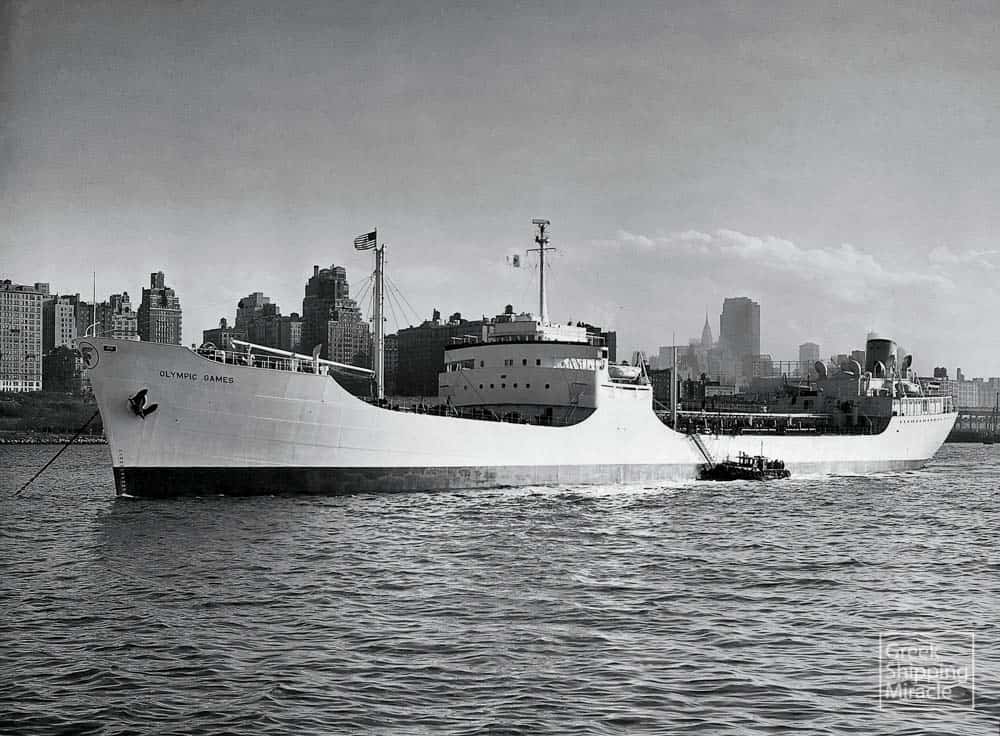 36. Το υπό Ονδούρας σημαία δεξαμενόπλοιο OLYMPIC GAMES, που κατασκευάστηκε στα ναυπηγεία των ΗΠΑ το 1948, υπήρξε το πρώτο ελληνόκτητο νεότευκτο μετά τον Β’ Παγκόσμιο Πόλεμο. Αξίζει να σημειωθεί ότι παραδόθηκε 227 ημέρες μετά την τοποθέτηση της τρόπιδός του.