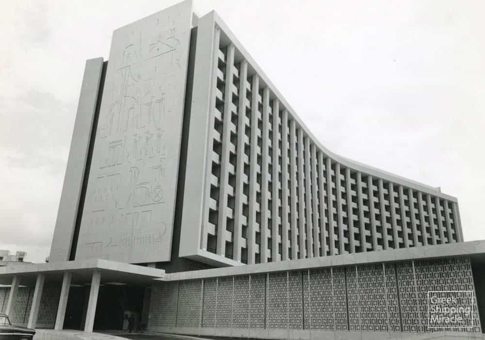 45_ANDREADIS_HILTON_1963