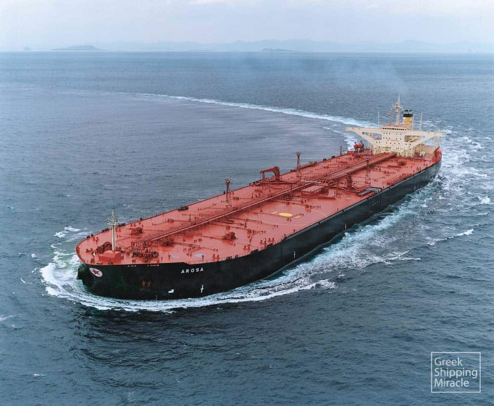 13_1993_A13. Το δεξαμενόπλοιο AROSA, 291.381 dwt, κατασκευάστηκε το 1993 στα ναυπηγεία Hitachi Zosen K.K. της Ιαπωνίας για λογαριασμό εταιρείας υπό τη διαχείριση της Neda Maritime Agency Co. Ltd. Υπήρξε το πρώτο VLCC αυτού του μεγέθους παγκοσμίως, που κατασκευάστηκε με διπλά τοιχώματα.ROSA