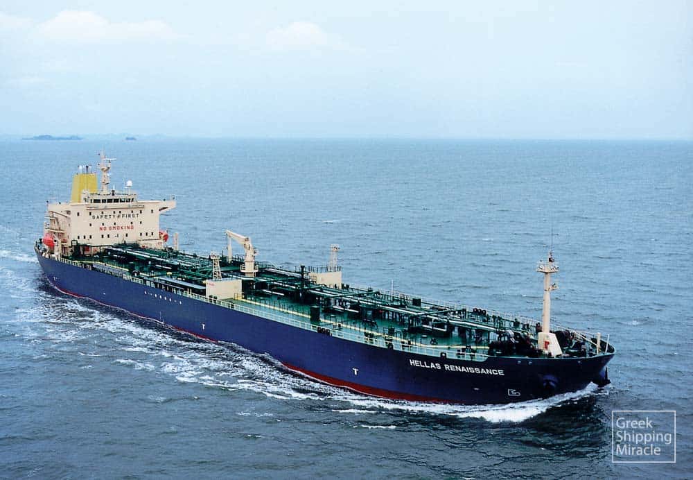 32. Το products carrier HELLAS RENAISSANCE ήταν ένα από τα επτά αδελφά πλοία που κατασκευάστηκαν στα ναυπηγεία Hyundai Heavy Industries της Νότιας Κορέας τη διετία 1998-1999, σηματοδοτώντας την επιστροφή του ομίλου Λάτση στις ναυπηγήσεις.