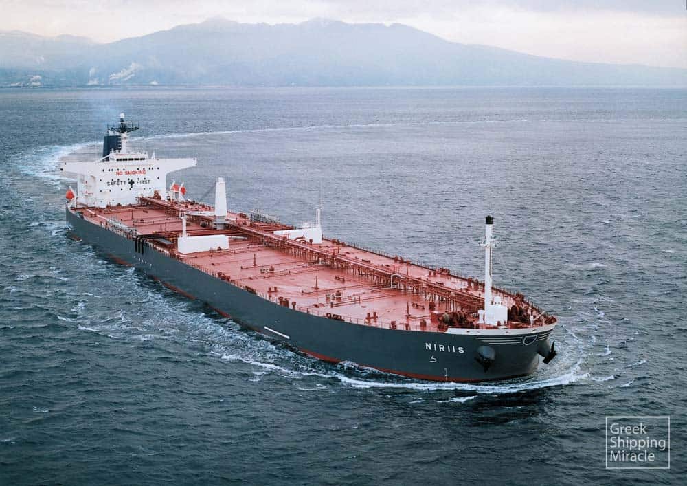 56. Το crude oil carrier NIRIIS κατασκευάστηκε το 1998 στα ιαπωνικά ναυπηγεία NKK Corporation για λογαριασμό εταιρείας υπό τη διαχείριση της Kyklades Maritime Corporation.