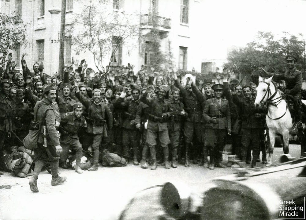 16. Ένα σημαντικό μέρος των εφοδίων των ελληνικών στρατευμάτων που πολέμησαν στην Αλβανία μεταφέρθηκαν με ελληνικά πλοία.