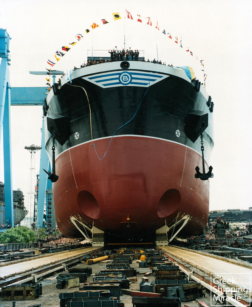 45. Το chemical/products tanker KRITI AMBER κατασκευάστηκε το 1995 στα ναυπηγεία DAHK Chernomorskyi Sudnobudivnyi Zavod της Ουκρανίας για λογαριασμό εταιρείας υπό τη διαχείριση της Avin International S.A.