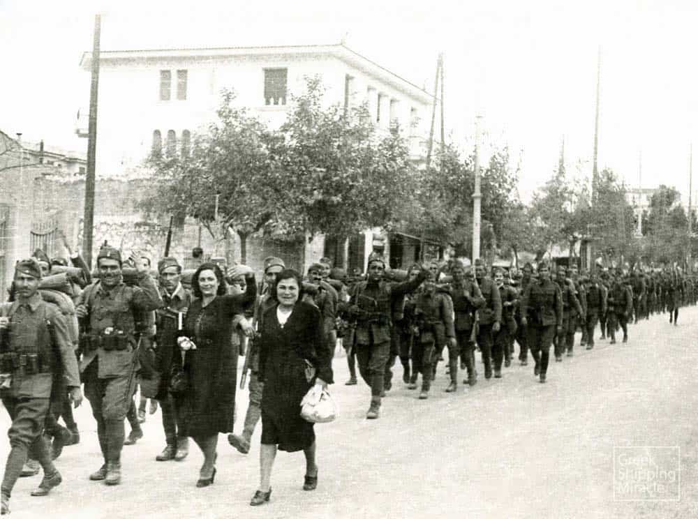 12_Greeks_marching_to_War