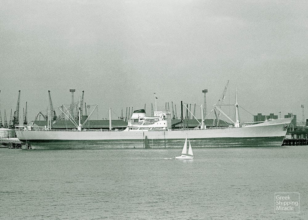 251_PEARL_TRADER_1962