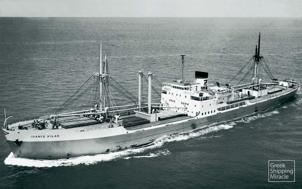 34_CAPETAN_PSARROS_as_IOANNIS_XILAS_1955