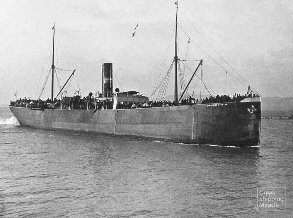 4_DEMETRIOS_INGLESSIS_with_immigrants