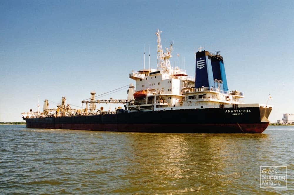 722_ANASTASSIA_1993_curdy